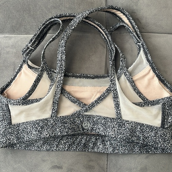 “LuluLemon Sports Bra
 Size 6” - Picture 3 of 4